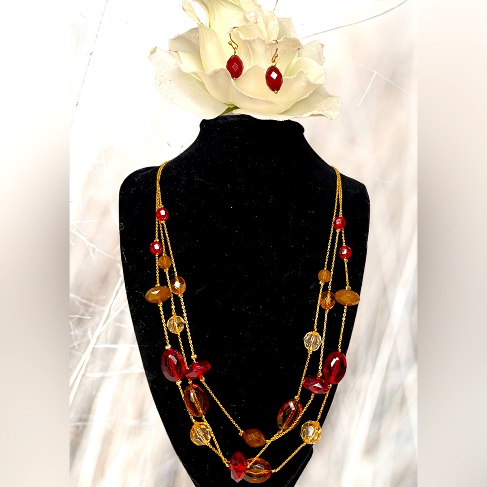 Vintage Gold tone necklace with red and amber jewels classic timeless